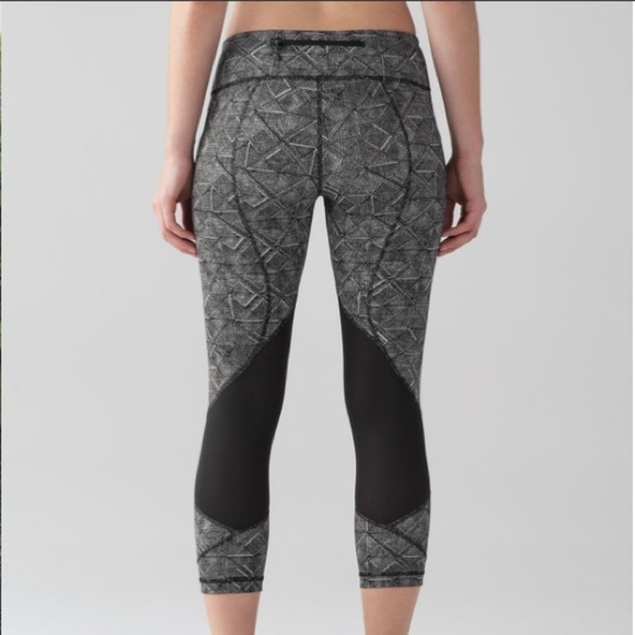 Lululemon Pace Rival Crop in Formation Alpine White Black sz 6 - Picture 9 of 13